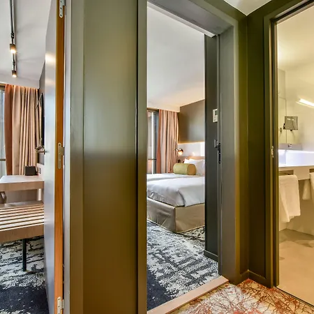 B55 Otel 4*
