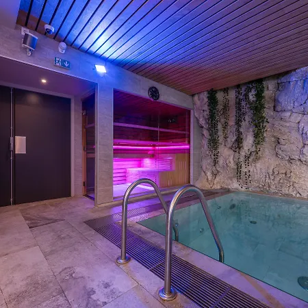 Otel B55