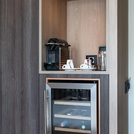 B55 Otel 4*