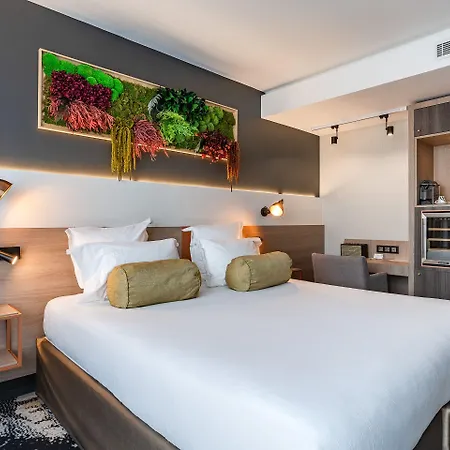 Otel B55