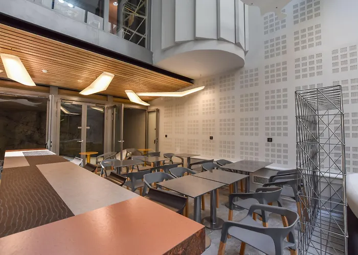 Hotel B55 Paris